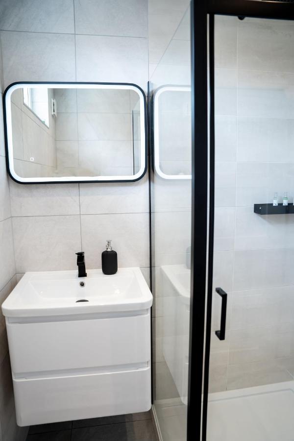 Luxurious Two Bedroom Apartment With Private Parking Perth Extérieur photo